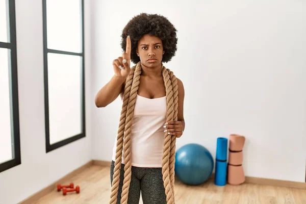 Young African American Woman Afro Hair Gym Training Battle Ropes — Stok fotoğraf