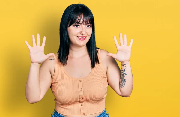 Young Hispanic Size Woman Wearing Casual Clothes Showing Pointing Fingers — Stockfoto