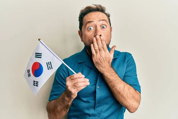 Middle Age Man Holding South Korea Flag Covering Mouth Hand — Fotografia de Stock