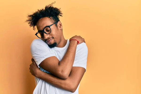 Young African American Man Beard Wearing Casual White Shirt Glasses — ストック写真