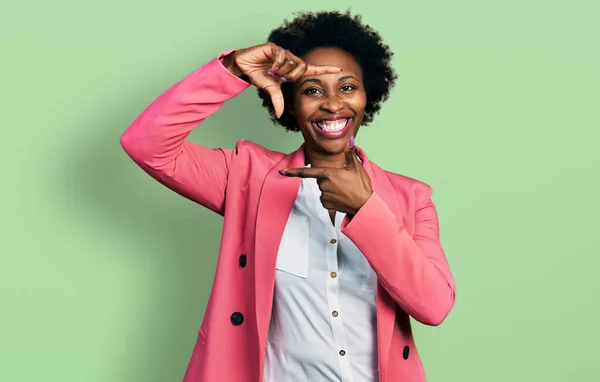 African American Woman Afro Hair Wearing Business Jacket Smiling Making — Stockfoto