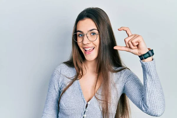 Young Brunette Teenager Wearing Casual Sweater Glasses Smiling Confident Gesturing — Photo