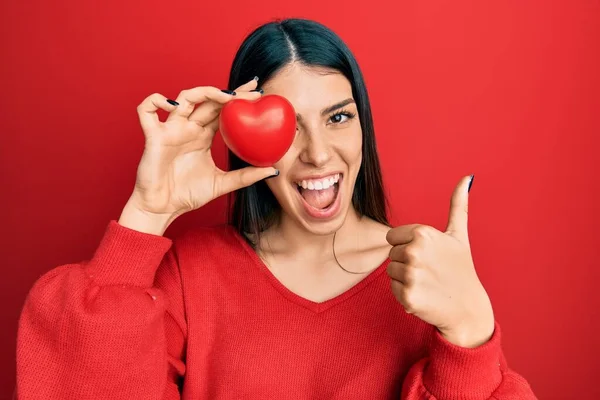 Young Hispanic Woman Holding Heart Eye Smiling Happy Positive Thumb — Foto Stock