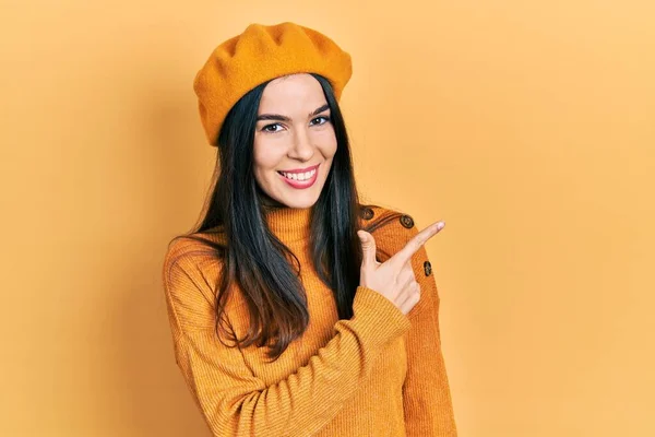 Young Brunette Woman Wearing French Look Beret Smiling Cheerful Pointing — Stockfoto