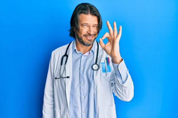 Middle Age Handsome Man Wearing Doctor Uniform Stethoscope Smiling Positive — Stock Photo, Image