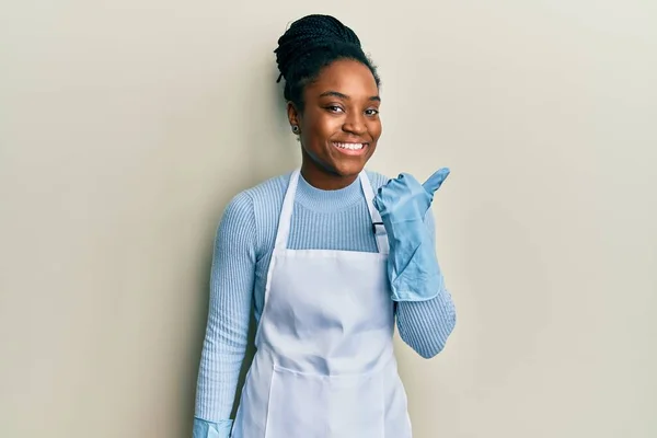 African American Woman Braided Hair Wearing Cleaner Apron Gloves Smiling —  Fotos de Stock