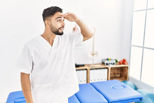 Young Handsome Man Beard Working Pain Recovery Clinic Very Happy — Stockfoto