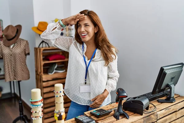 Mujer Hispana Mediana Edad Que Trabaja Como Gerente Boutique Minorista — Foto de Stock