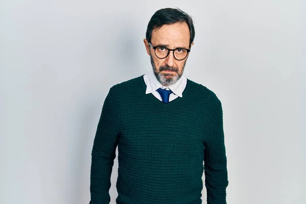 Hispánec Středního Věku Oblečený Neformálním Oblečení Brýlích Sklíčený Strachující Úzkost — Stock fotografie