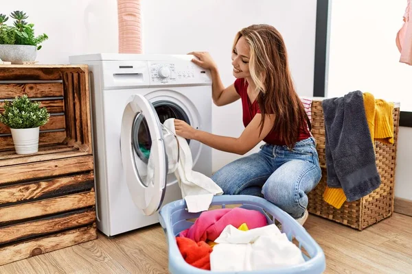 Young Caucasian Girl Smiling Happy Cleaning Clothes Using Whasing Machine — Stock Photo, Image