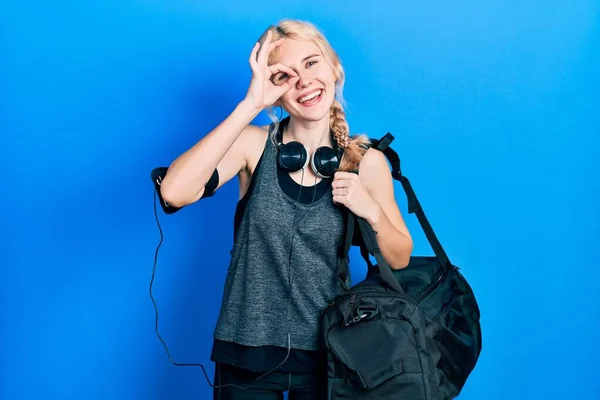 Vacker Kaukasiska Sport Kvinna Med Blont Hår Håller Gym Väska — Stockfoto