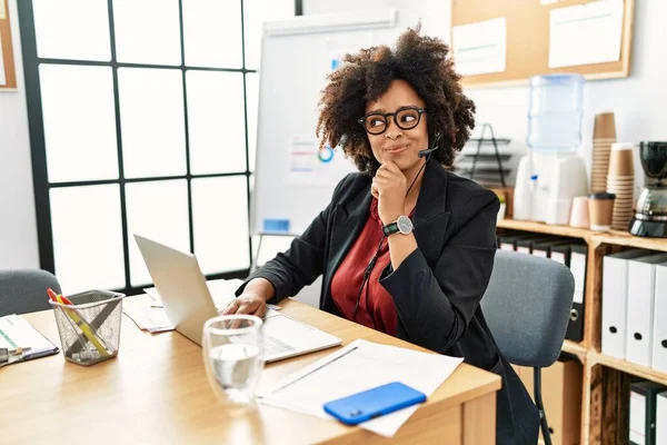 African American Woman Afro Hair Working Office Wearing Operator Headset — Fotografia de Stock