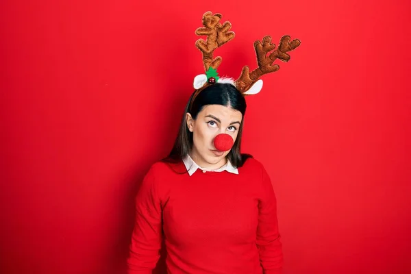 Young Hispanic Woman Wearing Deer Christmas Hat Red Nose Looking — Photo