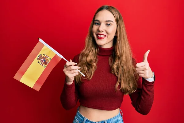 Jonge Blonde Vrouw Met Spandoek Vlag Glimlachen Gelukkig Positief Duim — Stockfoto