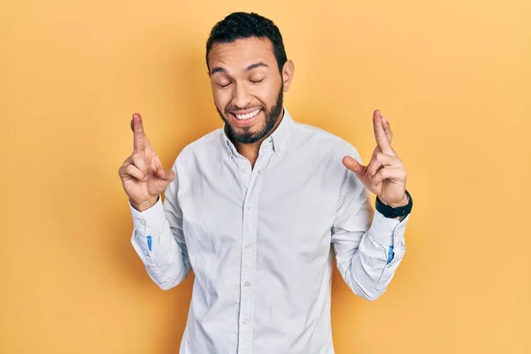 Hispanic Man Beard Wearing Business Shirt Gesturing Finger Crossed Smiling — ストック写真