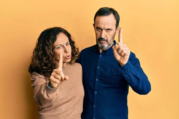 Middle Age Hispanic Couple Wearing Casual Clothes Pointing Finger Angry — Foto de Stock