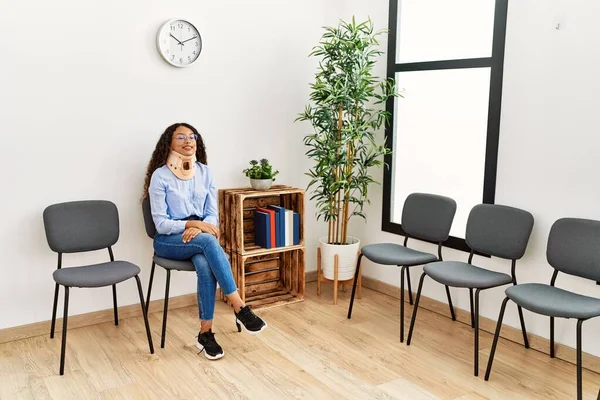 Young Latin Woman Wearing Neck Collar Sitting Chair Clinic Waiting — Fotografia de Stock