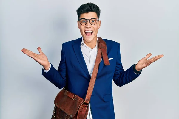 Young Hispanic Man Wearing Business Clothes Celebrating Crazy Amazed Success — Stock Photo, Image