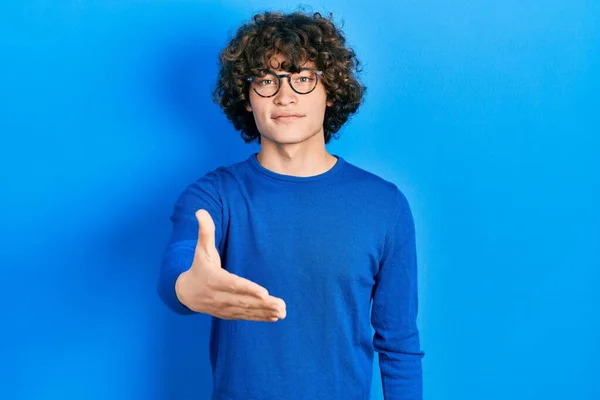 Handsome Young Man Wearing Casual Clothes Glasses Smiling Friendly Offering — Stock Photo, Image