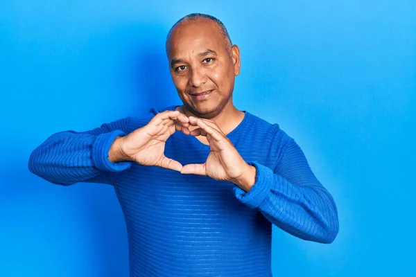 Middelbare Leeftijd Latijn Man Het Dragen Van Casual Kleding Glimlachend — Stockfoto