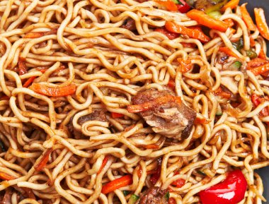  Etli ve sebzeli lezzetli şehriyeler.