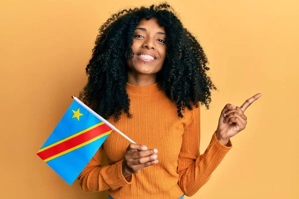 African American Woman Afro Hair Holding Democratic Republic Congo Flag — Stock Photo, Image