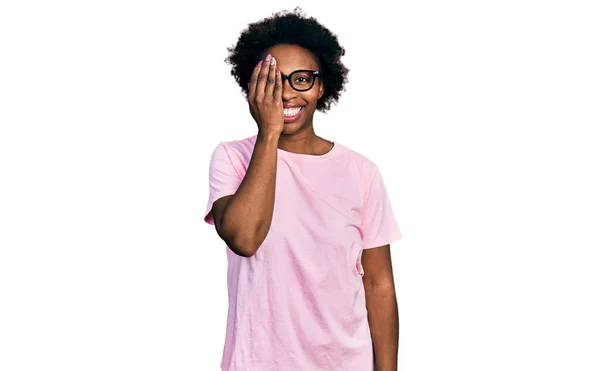 African American Woman Afro Hair Wearing Casual Clothes Glasses Covering — Stock Photo, Image