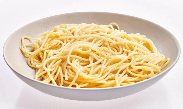 Placa Macarrão Espaguete Italiano Sobre Fundo Isolado Branco — Fotografia de Stock