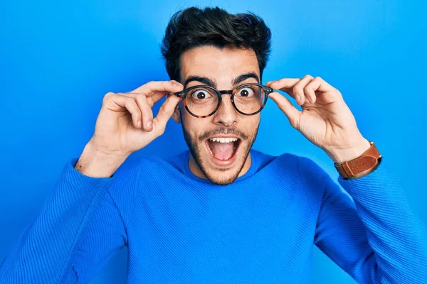 Young Hispanic Man Wearing Glasses Celebrating Crazy Amazed Success Open — Stock Photo, Image