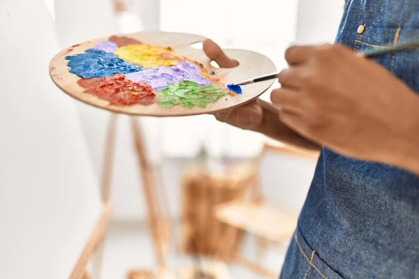 Mão Artista Afro Americano Homem Pintura Estúdio Arte — Fotografia de Stock