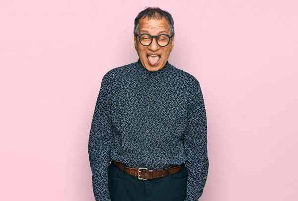 Hombre Indio Mediana Edad Con Ropa Casual Gafas Que Salen —  Fotos de Stock