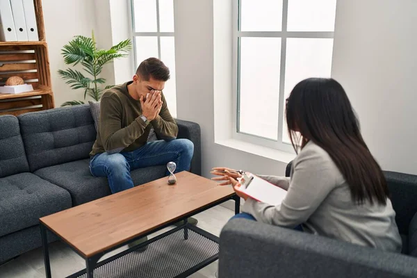 Homme Femme Ayant Une Séance Psychologie Clinique — Photo