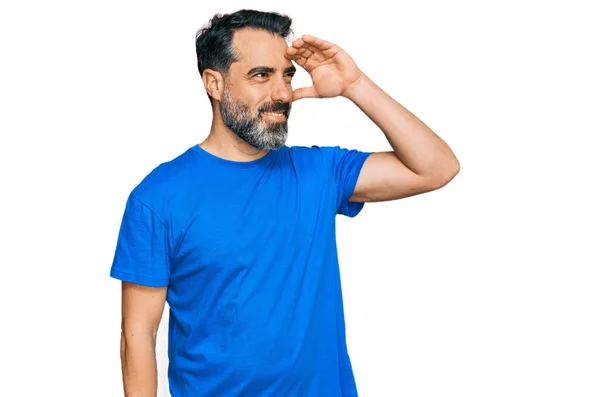 Medelålders Man Med Skägg Bär Casual Blå Skjorta Mycket Glad — Stockfoto