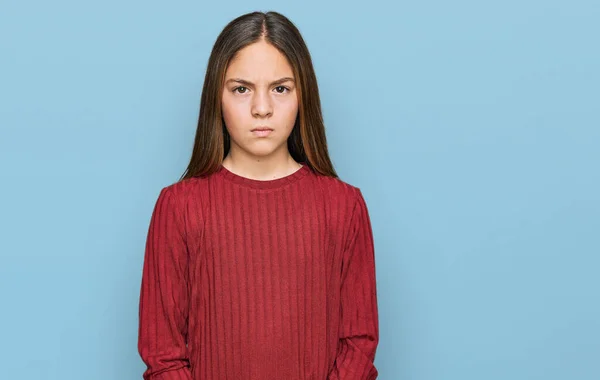 Mooi Brunette Klein Meisje Dragen Casual Trui Sceptisch Nerveus Fronsen — Stockfoto