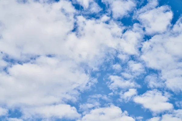 Hermoso Cielo Azul Con Nubes Día Soleado — Foto de Stock