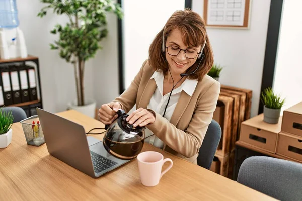 Young Caucasian Call Center Agent Woman Smiling Happy Drinking Coffee — Stock Photo, Image