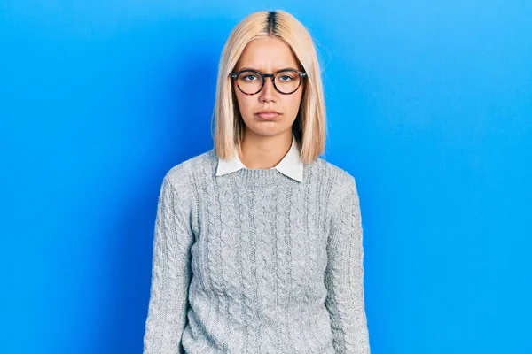 Vacker Blond Kvinna Bär Glasögon Deprimerade Och Oroa Sig För — Stockfoto