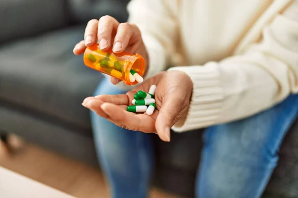 Middle Age Hispanic Woman Taking Pills Home — Stock Photo, Image