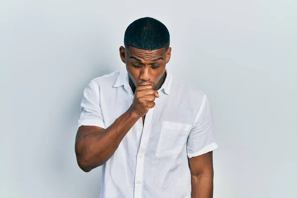 Young Black Man Wearing Casual White Shirt Feeling Unwell Coughing — Foto de Stock