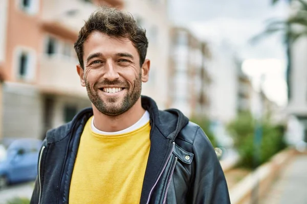 Handsome Hispanic Man Beard Smiling Happy Outdoors — Stock Photo, Image