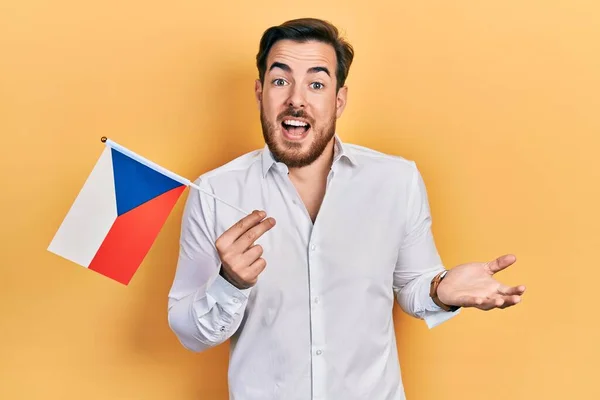 Handsome Caucasian Man Beard Holding Czech Republic Flag Celebrating Achievement — Stock fotografie