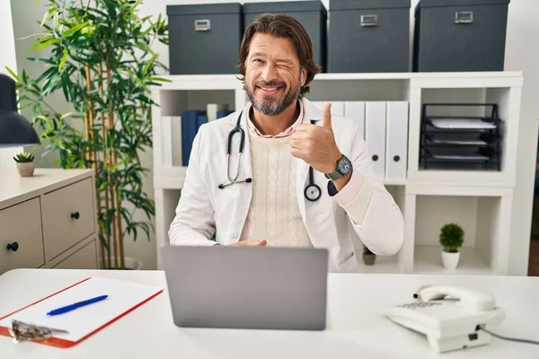 Handsome Middle Age Doctor Man Working Clinic Doing Happy Thumbs — Stock Photo, Image