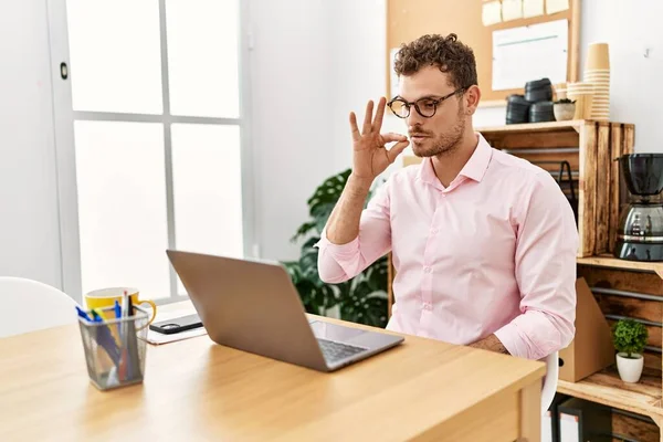 Young Hispanic Man Having Video Call Communicating Deaf Sign Language — Stock Photo, Image