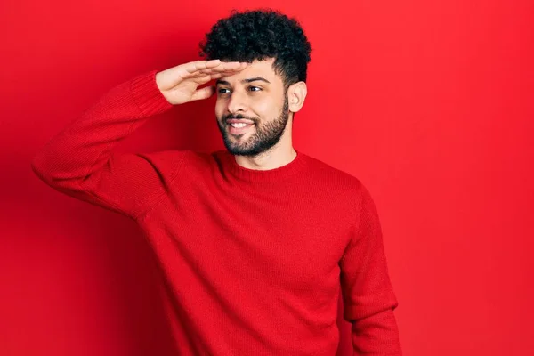 Homem Árabe Jovem Com Barba Vestindo Camisola Vermelha Casual Muito — Fotografia de Stock