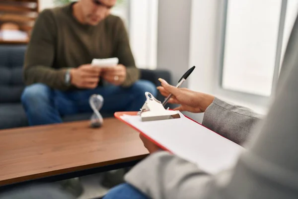 Homme Femme Ayant Une Séance Psychologie Clinique — Photo