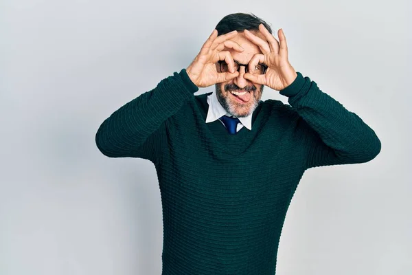 Homme Hispanique Moyen Âge Portant Des Vêtements Décontractés Des Lunettes — Photo