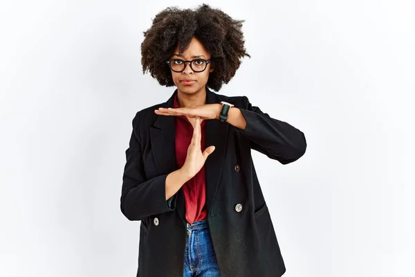 Africano Americano Mulher Com Cabelo Afro Vestindo Jaqueta Negócios Óculos — Fotografia de Stock