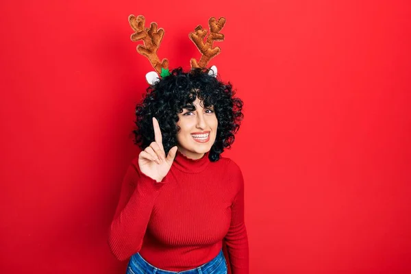 Jeune Femme Moyen Orient Portant Des Cornes Renne Noël Mignon — Photo