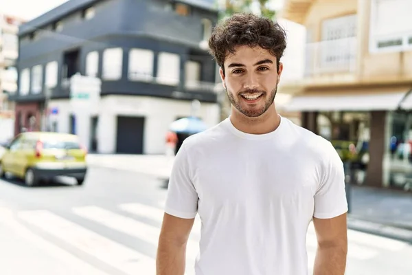 Young Hispanic Man Smiling Happy Standing City — Stock Photo, Image