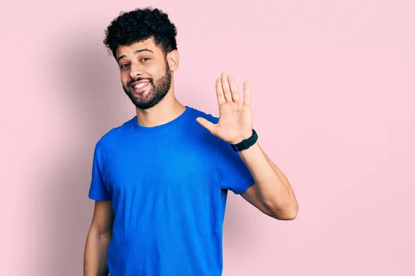 Jonge Arabische Man Met Baard Casual Blauw Shirt Afzien Van — Stockfoto
